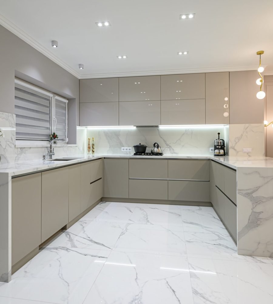 Luxury,Large,Modern,White,Marble,Kitchen,United,With,Dining,Room
